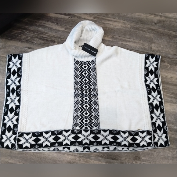 Black Rivet Cowl Neck ❄️ Poncho - Picture 7 of 12